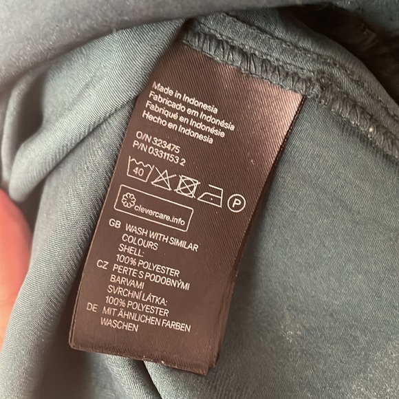 H&M Cap Sleeve V-neck Blouse in Forest Green - Picture 5 of 5